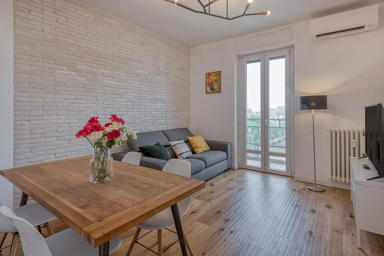 Bnbutler - Belfanti, 6 - Two Steps From Bocconi Milan 0*,  Italy